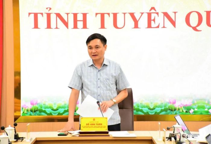 Đồng chí Đỗ Anh Tuấn, Ủy viên BCH Đảng bộ tỉnh, Phó Chủ tịch UBND tỉnh phát biểu kết luận buổi làm việc.