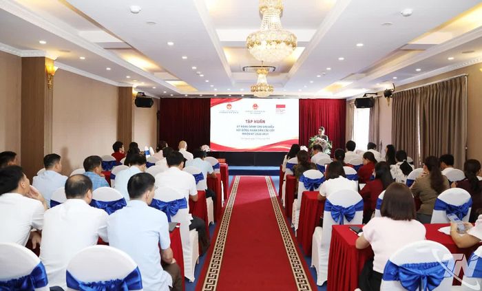 Quang cảnh lớp tập huấn.