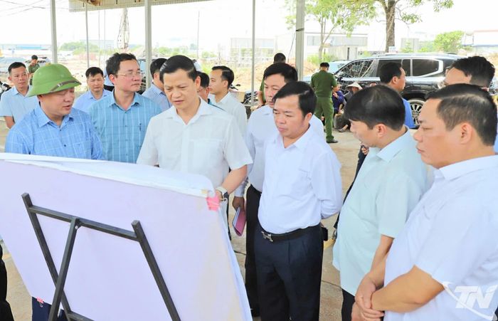 Đồng chí chủ tịch UBND tỉnh yêu cầu chậm nhất ngày 30-8 phải hoàn thành thống kê, kiểm đếm toàn bộ tài sản trên đất trong phạm vi Dự án.