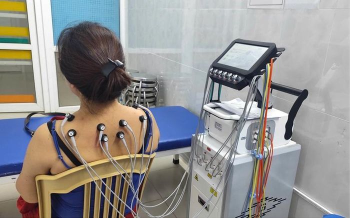 Châm cứu giúp người bệnh giảm đau, thư giãn cơ bắp và hỗ trợ phục hồi chức năng.