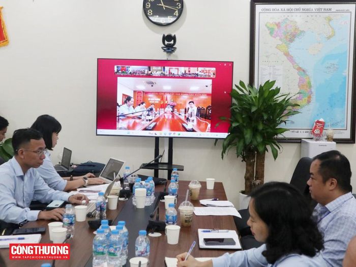 Đại diện Sở Công Thương Quảng Ninh phát biểu trực tuyến.