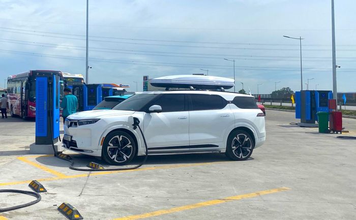 Trạm sạc xe điện tại trạm dừng nghỉ cao tốc Mai Sơn- Quốc lộ 45.