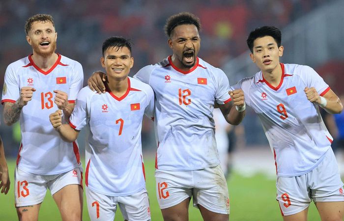 Tuyển Việt Nam thắng 2-0 ngay trên sân Malaysia (Ảnh: V.A - Hoàng Hải).