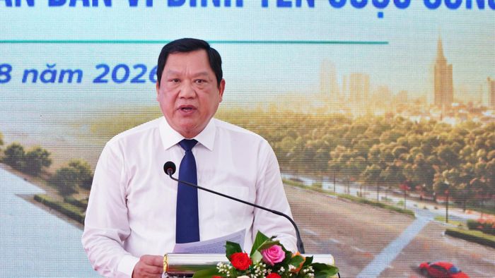Ông Lâm Văn Bi, Phó Chủ tịch Thường trực UBND tỉnh Cà Mau phát biểu tại lễ khởi công dự án.