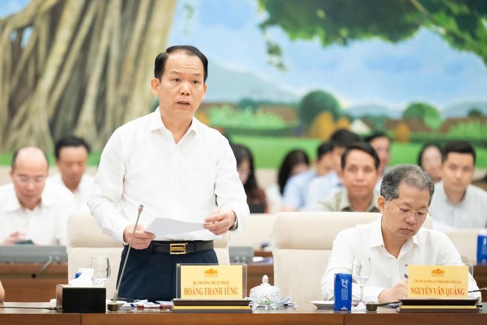 Bộ trưởng Bộ Tư pháp Hoàng Thanh Tùng. Ảnh: Media Quốc hội.