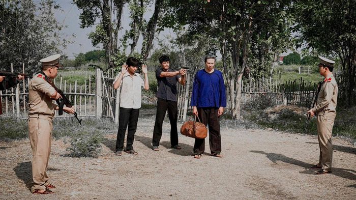 Bộ phim tái hiện chuyên án thắng lợi, làm nổi bật sự mưu trí, dũng cảm và nhân văn của lực lượng công an Việt Nam. (Ảnh: Điện ảnh CAND).