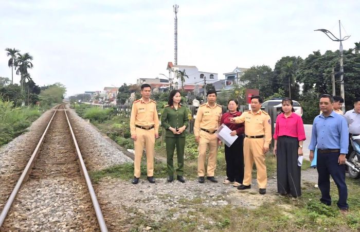 Trong 6 tháng đầu năm, các đơn vị đã phối hợp với UBND các xã, Công an xã và lực lượng liên quan rào, xóa bỏ 65 lối đi tự mở.