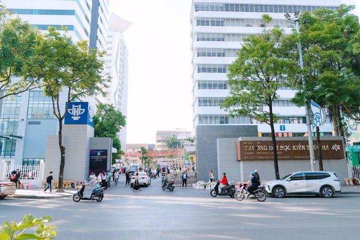 Trường Đại học Kiến trúc Hà Nội cảnh báo lừa đảo tân sinh viên qua đường link giả.