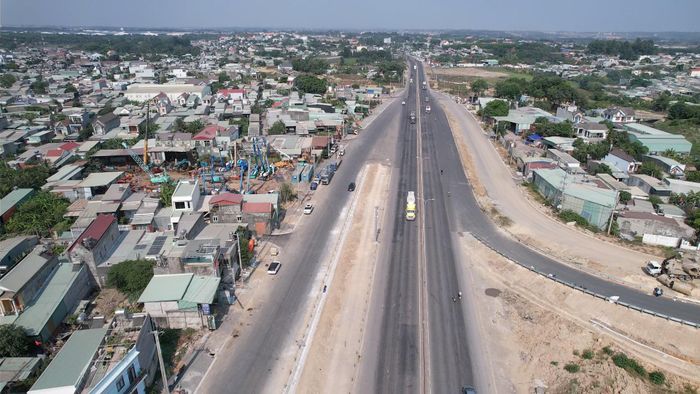 Nhiều tuyến đường lớn ở Đồng Nai được quan tâm đầu tư.