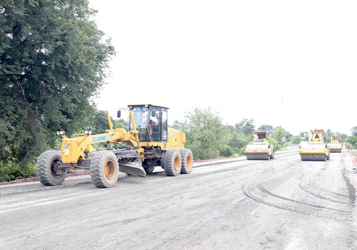 Dự án nâng cấp, cải tạo tỉnh lộ 1 đang đẩy nhanh tiến độ, hoàn thành bàn giao đưa vào sử dụng (Ảnh: N.H).