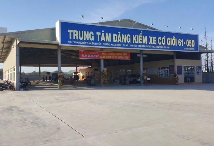 Theo danh mục, Trung tâm Đăng kiểm xe cơ giới 6105D – Chi nhánh Công ty TNHH Đăng kiểm xe cơ giới 61-05D (số 117 KCN Nam Tân Uyên, phường Tân Hiệp) có 7 ĐKV