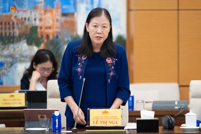 Chủ nhiệm Ủy ban Dân nguyện và Giám sát Lê Thị Nga phát biểu