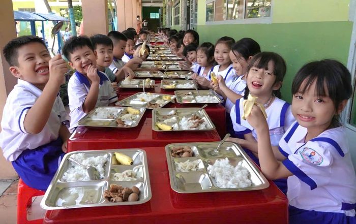 Một bữa ăn bán trú của học sinh trên địa bàn TP. Hồ Chí Minh