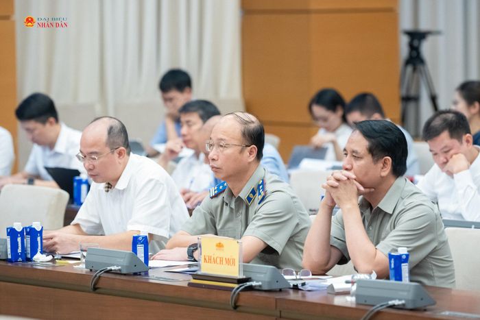 Các đại biểu tham dự phiên họp