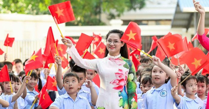 Cắt giảm triệt để các cuộc thi và yêu cầu hồ sơ, báo cáo hành chính không cần thiết nhằm giảm áp lực cho giáo viên và nhà trường. Ảnh: Bộ GD-ĐT
