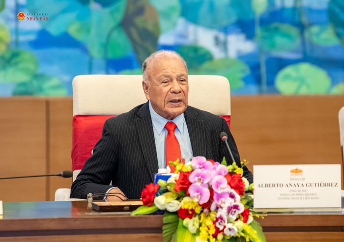 Tổng Bí thư Đảng Lao động Mexico Alberto Anaya Gutierrez phát biểu