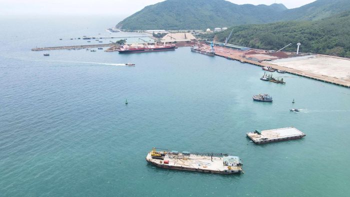 Một góc Cảng Vũng Áng - Sơn Dương