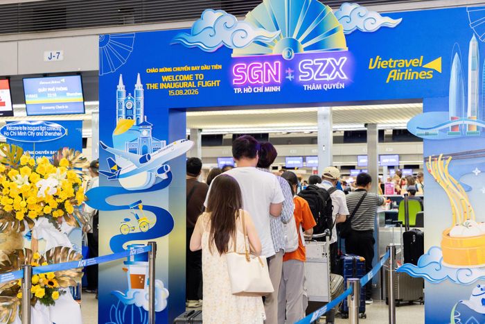 Chuyến bay đầu tiên từ TP. Hồ Chí Minh đi Thâm Quyến với hơn 200 hành khách. Ảnh: VT