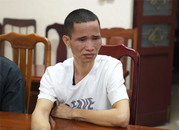 Anh Rưm bật khóc khi nhắc đến vợ con.