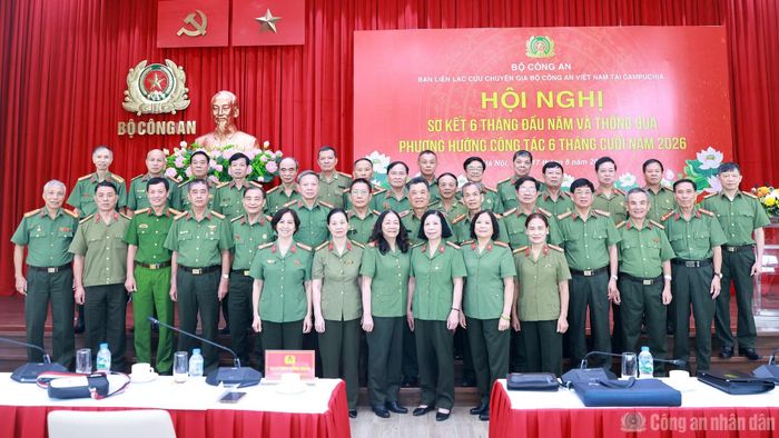 Các đại biểu dự hội nghị.