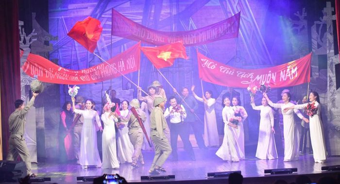 Nghệ sĩ của các đơn vị nghệ thuật chuyên nghiệp sẽ biểu diễn phục vụ nhân dân tại nhiều xã, phường trên địa bàn Thủ đô dịp 19/8 và 2/9.