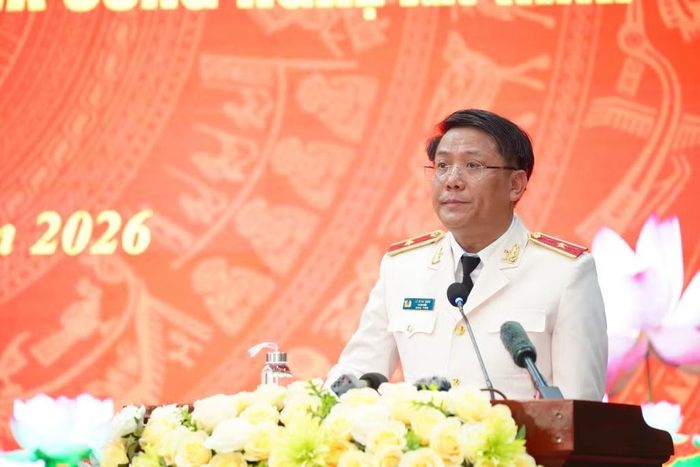 Thiếu tướng Lê Minh Thảo, Giám đốc Học viện Kỹ thuật và Công nghệ an ninh phát biểu tại buổi làm việc. Ảnh: Tuấn Anh.