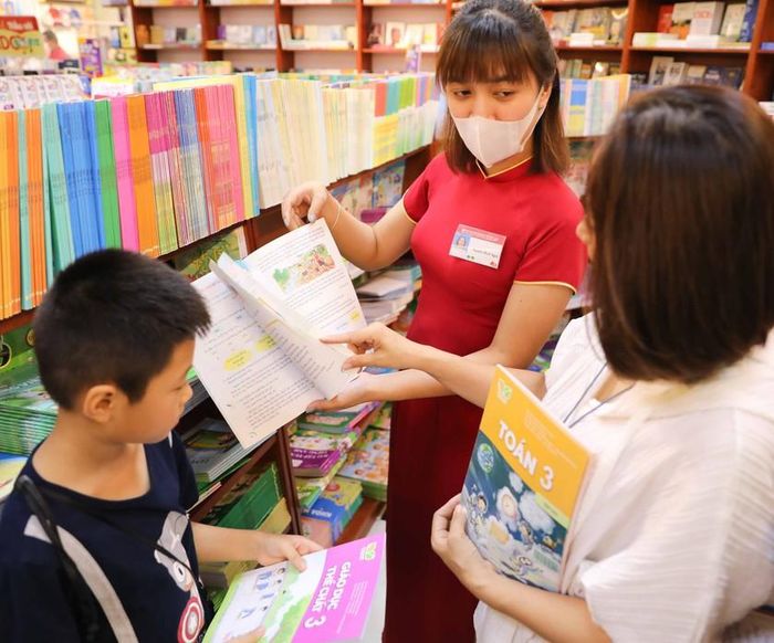 Tính đến ngày 15/8, Nhà xuất bản Giáo dục Việt Nam cùng hệ thống các công ty phát hành đã hoàn thành việc cung ứng ra thị trường 220 triệu bản sách giáo khoa. Ảnh: Nhà xuất bản Giáo dục Việt Nam