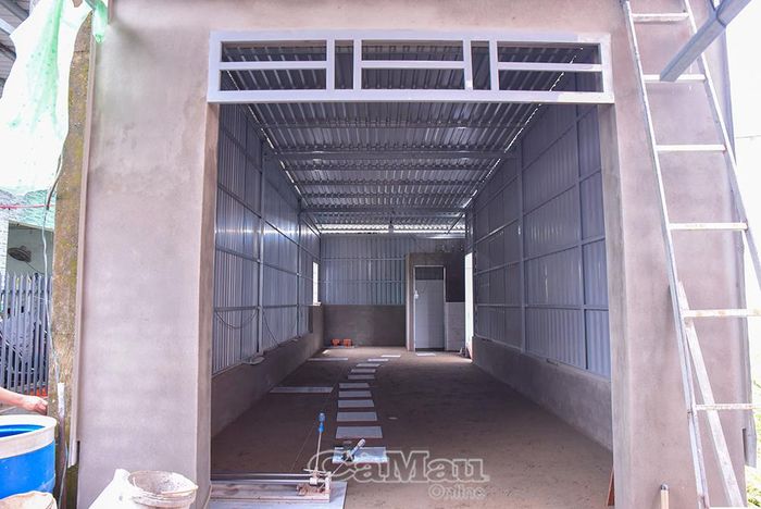  Căn nhà Đại đoàn kết của gia đình ông Nguyễn Phước Tươi dần hoàn thiện sau 15 ngày thi công.