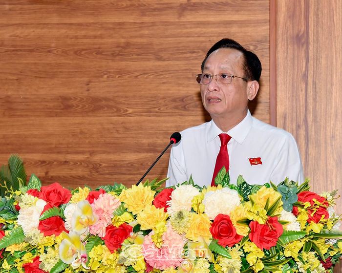  Đồng chí Phạm Văn Thiều, Phó Bí thư Tỉnh uỷ, Chủ tịch HĐND tỉnh phát biểu bế mạc kỳ họp.