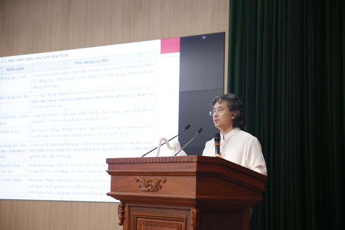 PGS.TS Tạ Hải Tùng - Phó Giám đốc Đại học Bách khoa Hà Nội chia sẻ tại hội nghị.
