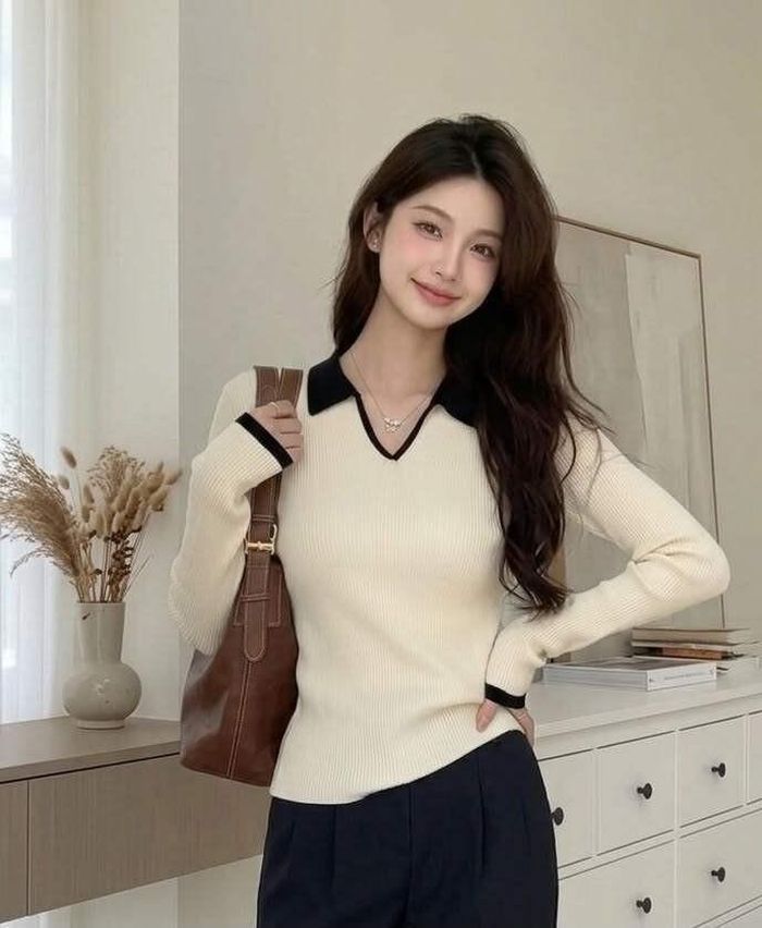 Mẫu sweater len với phom vừa, dáng cách điệu được phái đẹp lựa chọn nhiều trong mùa thu năm nay. 
