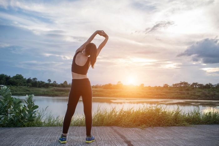 Người tập nên chú ý chất lượng không khí, thời tiết và các dấu hiệu bất thường sau vận động. Ảnh minh họa