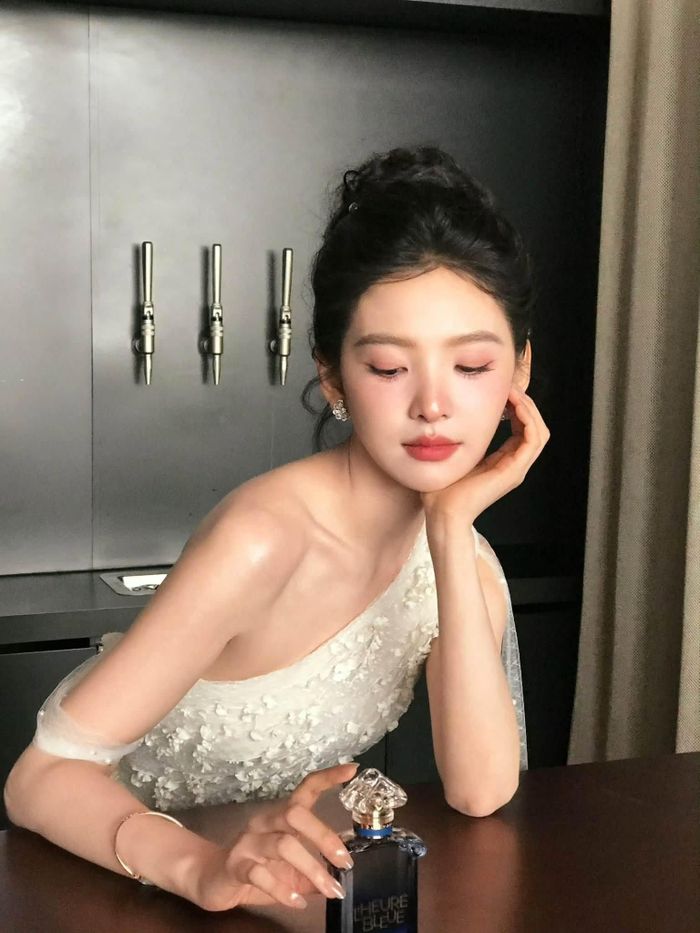 Chương Nhược Nam nổi bật với phong cách nhẹ nhàng, tinh tế. (Ảnh: Weibo)