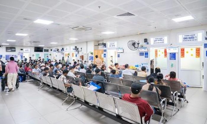 Bệnh viện Chợ Rẫy cảnh báo “dịch vụ” bốc số nhỏ, khám bệnh nhanh trên mạng xã hội