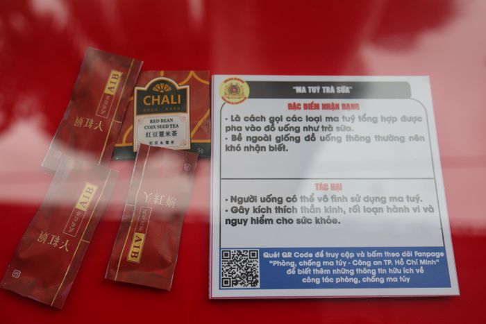 Với bề ngoài là một túi trà sữa thông thường nhưng thực chất đây lại là một loại ma tuý được giới trẻ truyền tay và sử dụng. Ma tuý trà sữa với bề ngoài là đồ uống thông thường nhưng khi được pha với nước và sử dụng, người dùng sẽ bị gây kích thích tinh thần, rối loạn hạnh vi