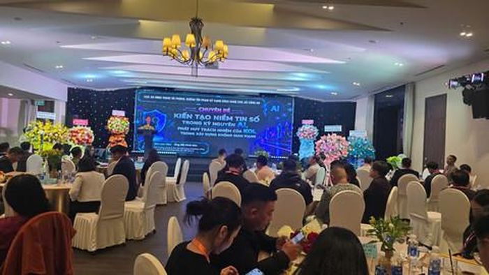 Thượng tá Đỗ Minh Kim - Trưởng phòng 3 - Cục An ninh mạng và phòng, chống tội phạm sử dụng công nghệ cao (Bộ Công an) phát biểu  tại Hội nghị