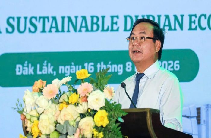  Thứ trưởng Bộ Nông nghiệp và Môi trường Võ Văn Hưng phát biểu tại hội nghị. 