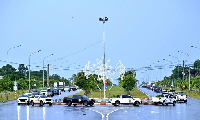  Đoàn xe bán tải 500 chiếc chở sầu riêng xác lập kỷ lục. ảnh Phú Cường