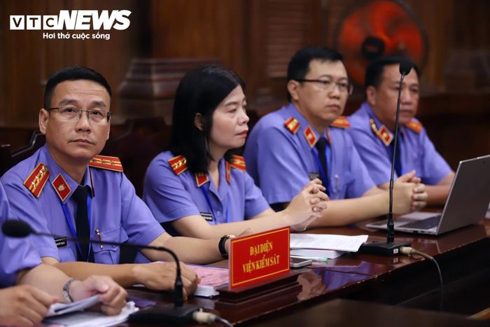 Đại diện VKS tại phiên tòa.