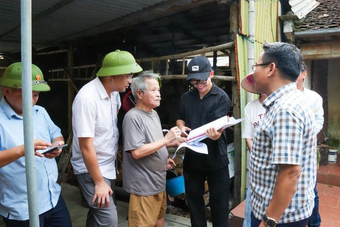 Người dân được công khai phương án bồi thường nhằm tạo sự đồng thuận. Ảnh: Diệu Hương.