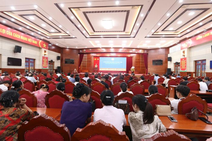 Một buổi tuyên truyền Luật Thủ đô 2026 tại xã Phúc Thọ, Hà Nội. Ảnh: Công Phương