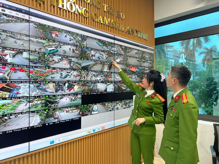 Công an Hà Nội ứng dụng công nghệ trong công tác bảo đảm an ninh trật tự. Ảnh HH