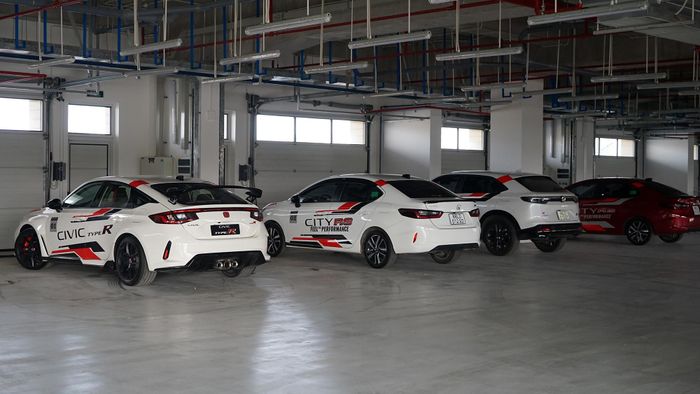 Nhiều người dùng vẫn ưa thích sedan do cảm giác lái hứng khởi, nhưng lại do dự mua khi xét tới các yếu tố thực dụng. Ảnh: Hoàng Linh