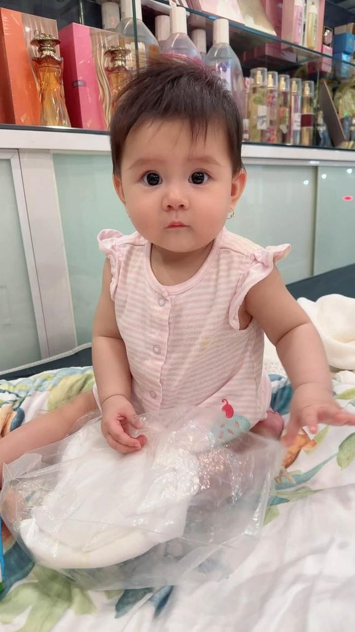 Con gái 7 tháng tuổi của Cao Minh Đạt được nhận xét "bản sao' của ba.