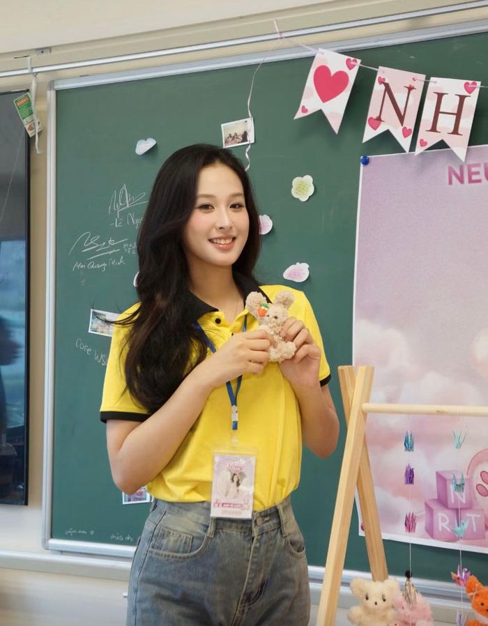 "Tôi không mong mọi người nhớ đến mình chỉ vì là một thí sinh, mà nhớ đến Mai Linh là một người trẻ luôn nghiêm túc với những điều bản thân theo đuổi và sẵn sàng cống hiến khi có cơ hội", người đẹp gen Z cho biết thêm.