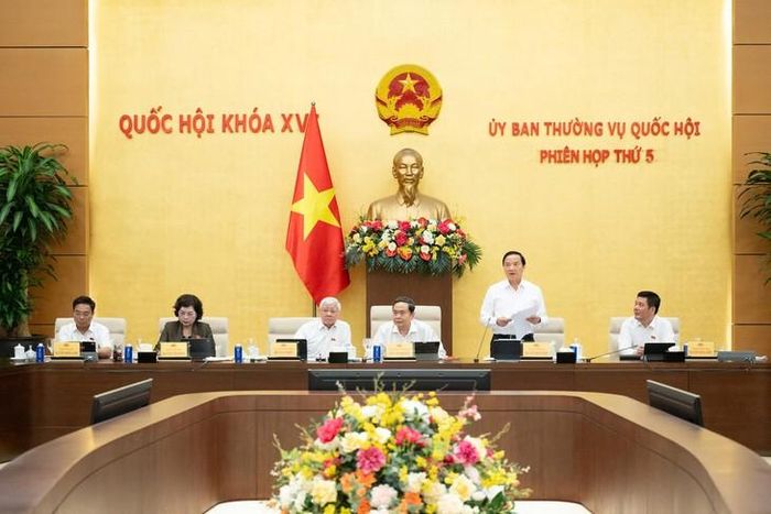 Phó Chủ tịch Quốc hội Nguyễn Khắc Định kết luận nội dung Phiên họp. Ảnh: Media Quốc hội