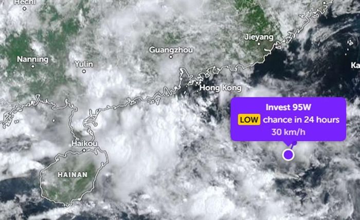 Sáng 18/8, Trung tâm Cảnh báo Bão Liên hợp (JTWC) của Mỹ chưa ghi nhận đây là ATNĐ nên chưa có dự báo cụ thể về đường đi. Ảnh: Zoom Earth, JMA/ NOAA, Himawari, JTWC.
