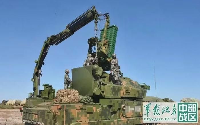 Tại thời điểm đó, Quân Giải phóng Nhân dân Trung Quốc (PLA) rất cần các hệ thống tên lửa phòng không tầm ngắn thế hệ mới nhằm nâng cao năng lực tác chiến.