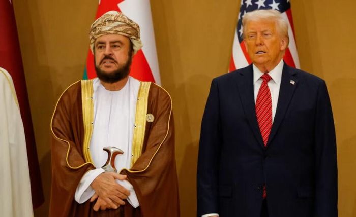 Trong cuộc phỏng vấn với Fox News, ông Trump cảnh báo Mỹ sẽ tấn công Oman nếu quốc gia vùng Vịnh này "ngáng đường" Washington tại eo biển Hormuz. Đây không phải lần đầu Tổng thống Mỹ đưa ra lời đe dọa nhằm vào Oman.