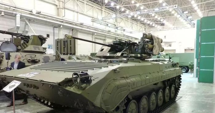 Việc phát triển thân xe mới bắt đầu vào năm 2024 theo yêu cầu của Tập đoàn STV của Cộng hòa Séc. Trong suốt dự án, công ty đã số hóa hoàn toàn thiết kế, chuẩn bị tài liệu sản xuất mới và phát triển thiết bị hàn.
